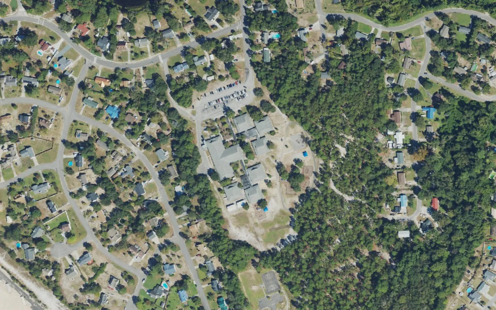 Mary C. Williams Elementary School off Silver Lake Road, south of Wilmington, seen from the air among the surrounding neighborhoods
