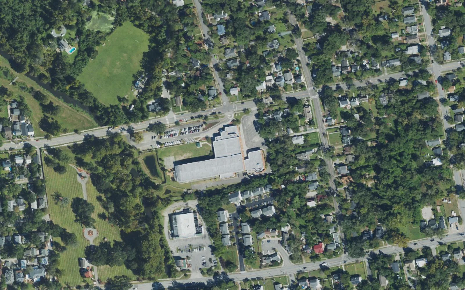 Snipes Academy of Arts and Design on Chestnut Street in Wilmington, seen from the air, with the neighborhood streets around it