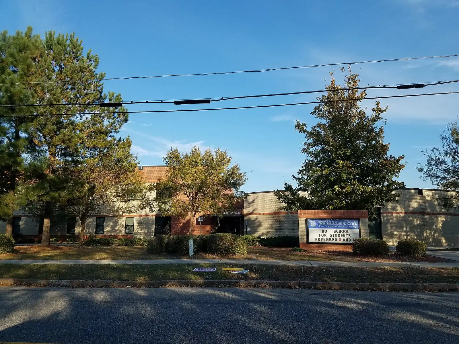 Williston Middle School's building and sign on South 10th Street in Wilmington